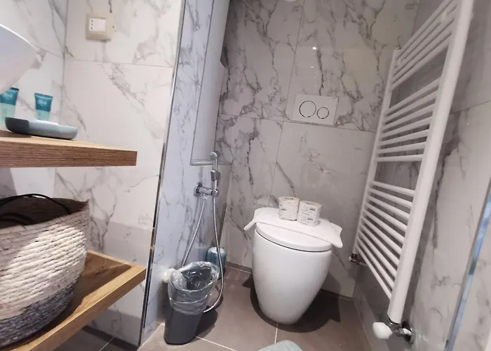 Vacancy San Tommaso * Turin