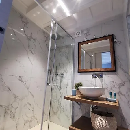 Vacancy San Tommaso * Turin